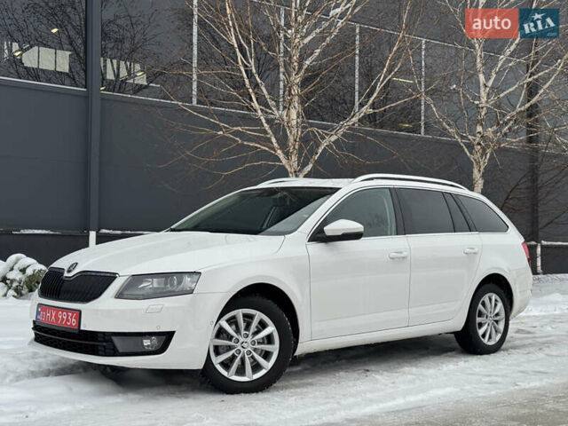 Белый Шкода Октавия, объемом двигателя 2 л и пробегом 229 тыс. км за 13800 $, фото 2 на Automoto.ua
