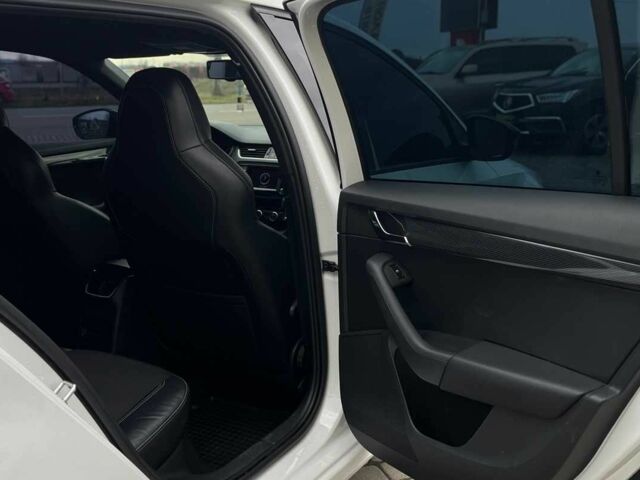 Белый Шкода Октавия, объемом двигателя 0 л и пробегом 246 тыс. км за 12400 $, фото 22 на Automoto.ua