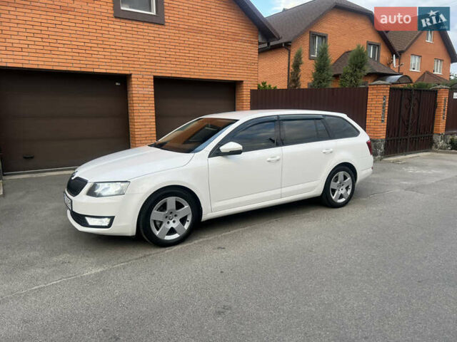 Белый Шкода Октавия, объемом двигателя 1.6 л и пробегом 240 тыс. км за 10300 $, фото 58 на Automoto.ua