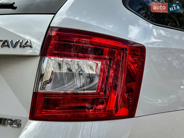 Белый Шкода Октавия, объемом двигателя 1.97 л и пробегом 220 тыс. км за 14500 $, фото 63 на Automoto.ua