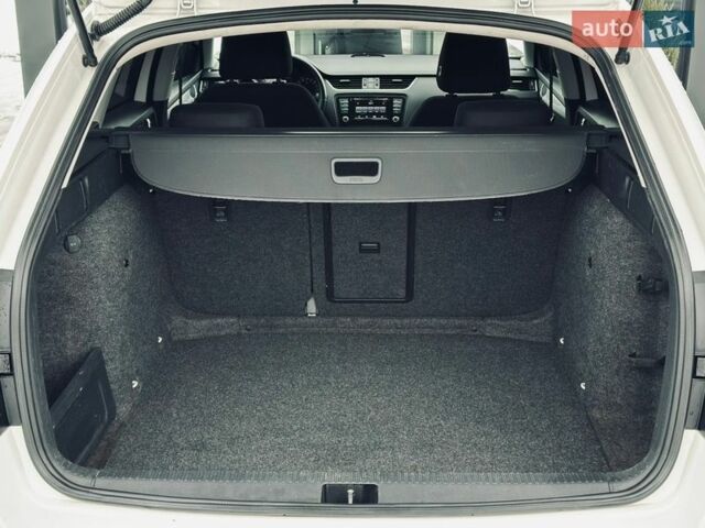 Білий Шкода Октавія, об'ємом двигуна 1.2 л та пробігом 260 тис. км за 7999 $, фото 12 на Automoto.ua