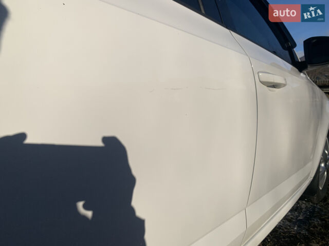 Белый Шкода Октавия, объемом двигателя 1.6 л и пробегом 340 тыс. км за 8000 $, фото 10 на Automoto.ua