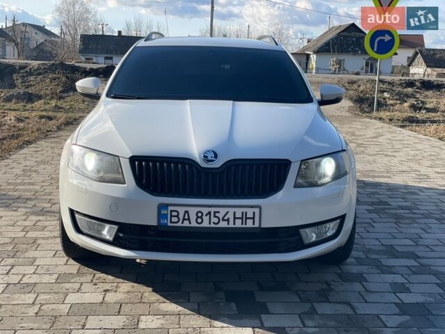 Белый Шкода Октавия, объемом двигателя 2 л и пробегом 298 тыс. км за 12500 $, фото 4 на Automoto.ua