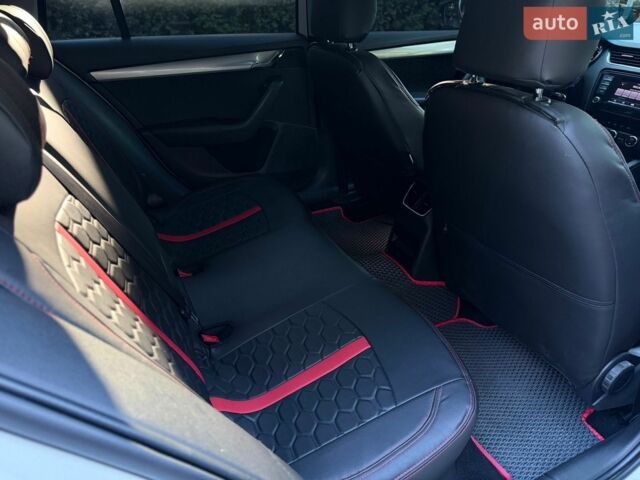 Белый Шкода Октавия, объемом двигателя 1.6 л и пробегом 325 тыс. км за 9900 $, фото 10 на Automoto.ua