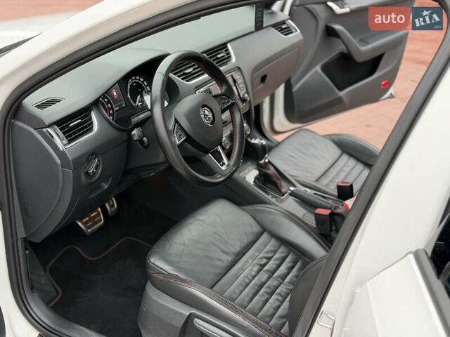 Белый Шкода Октавия, объемом двигателя 2 л и пробегом 230 тыс. км за 15200 $, фото 49 на Automoto.ua