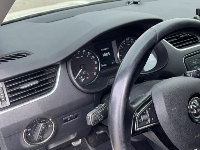 Белый Шкода Октавия, объемом двигателя 1.6 л и пробегом 280 тыс. км за 11000 $, фото 13 на Automoto.ua