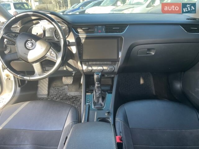 Белый Шкода Октавия, объемом двигателя 2 л и пробегом 298 тыс. км за 12900 $, фото 28 на Automoto.ua