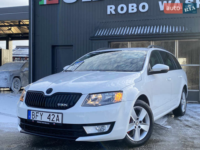 Белый Шкода Октавия, объемом двигателя 1.6 л и пробегом 236 тыс. км за 9799 $, фото 1 на Automoto.ua