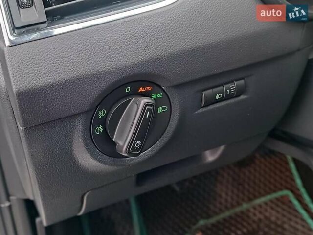 Білий Шкода Октавія, об'ємом двигуна 2 л та пробігом 328 тис. км за 8990 $, фото 15 на Automoto.ua