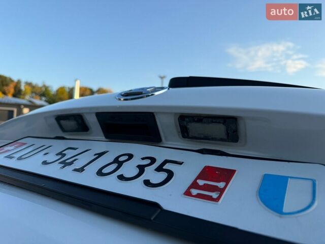 Белый Шкода Октавия, объемом двигателя 2 л и пробегом 247 тыс. км за 13200 $, фото 30 на Automoto.ua