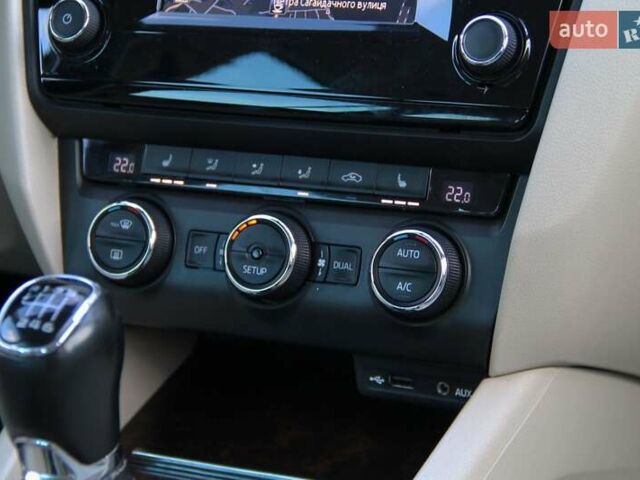 Белый Шкода Октавия, объемом двигателя 2 л и пробегом 259 тыс. км за 9900 $, фото 17 на Automoto.ua