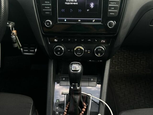 Білий Шкода Октавія, об'ємом двигуна 2 л та пробігом 288 тис. км за 12000 $, фото 12 на Automoto.ua