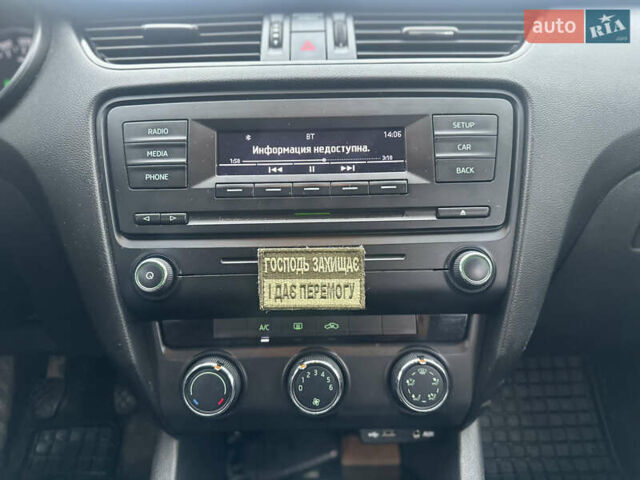 Білий Шкода Октавія, об'ємом двигуна 1.6 л та пробігом 284 тис. км за 8600 $, фото 33 на Automoto.ua