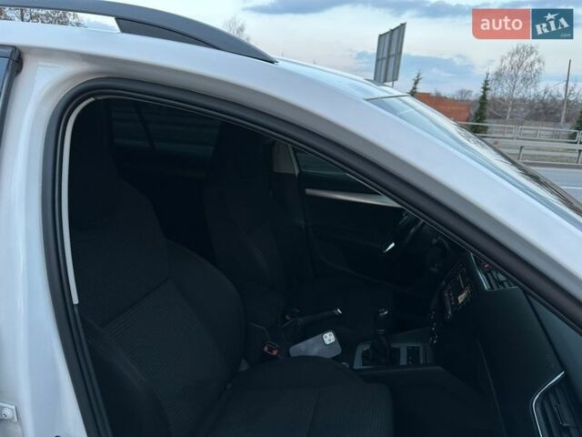 Білий Шкода Октавія, об'ємом двигуна 1.6 л та пробігом 234 тис. км за 10900 $, фото 29 на Automoto.ua