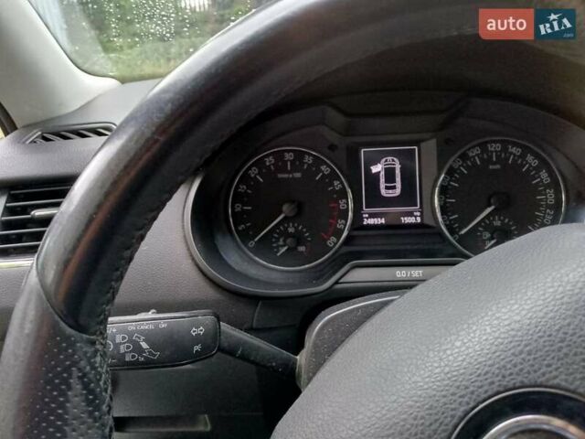 Білий Шкода Октавія, об'ємом двигуна 1.6 л та пробігом 249 тис. км за 11250 $, фото 7 на Automoto.ua