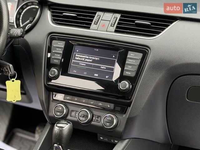 Білий Шкода Октавія, об'ємом двигуна 1.97 л та пробігом 195 тис. км за 13999 $, фото 46 на Automoto.ua
