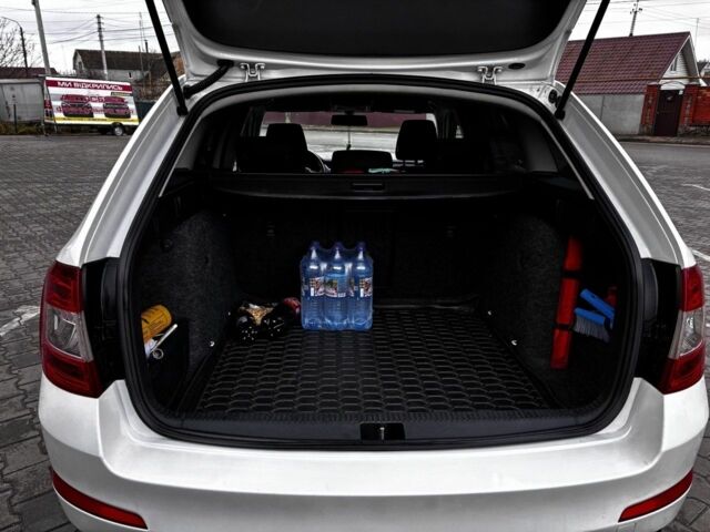 Білий Шкода Октавія, об'ємом двигуна 1.6 л та пробігом 285 тис. км за 244 $, фото 6 на Automoto.ua