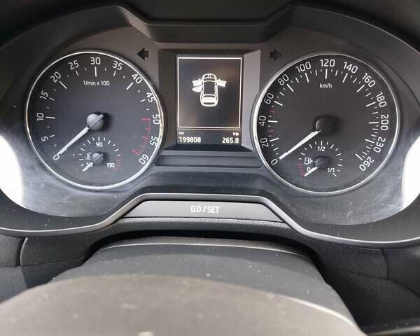 Шкода Октавия 2014 в Казатине на Automoto.ua Белый Шкода Октавия, объемом двигателя 1.97 л и пробегом 199 тыс. км за 11500 $, фото 31 на Automoto.ua