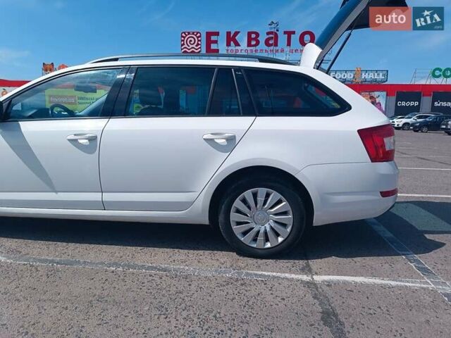 Білий Шкода Октавія, об'ємом двигуна 1.6 л та пробігом 297 тис. км за 10499 $, фото 14 на Automoto.ua