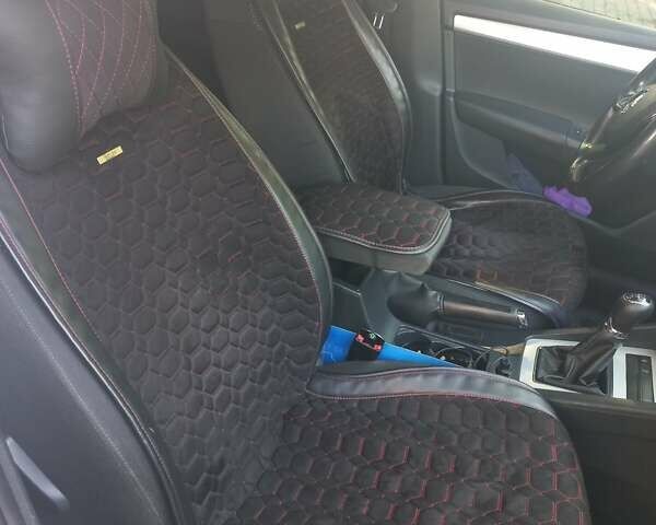 Белый Шкода Октавия, объемом двигателя 1.6 л и пробегом 241 тыс. км за 11300 $, фото 24 на Automoto.ua