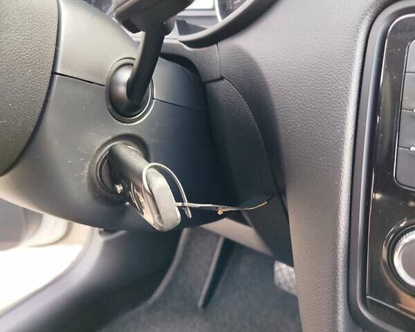 Шкода Октавия 2014 в Казатине на Automoto.ua Белый Шкода Октавия, объемом двигателя 1.97 л и пробегом 199 тыс. км за 11500 $, фото 26 на Automoto.ua