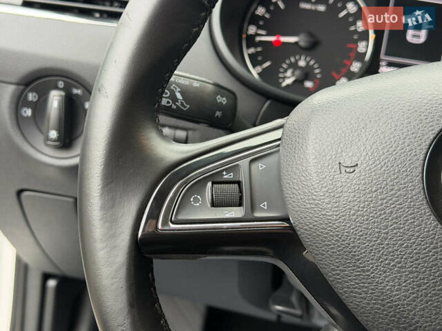 Білий Шкода Октавія, об'ємом двигуна 1.6 л та пробігом 204 тис. км за 11299 $, фото 51 на Automoto.ua