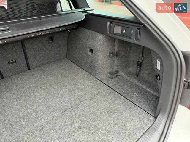 Белый Шкода Октавия, объемом двигателя 2 л и пробегом 230 тыс. км за 15300 $, фото 46 на Automoto.ua