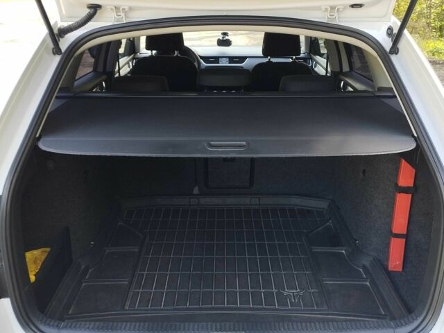 Шкода Октавія 2014 у Тернополі на Automoto.ua Білий Шкода Октавія, об'ємом двигуна 1.2 л та пробігом 218 тис. км за 8200 $, фото 10 на Automoto.ua