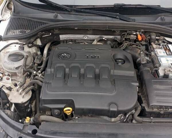Білий Шкода Октавія, об'ємом двигуна 1.6 л та пробігом 205 тис. км за 9000 $, фото 5 на Automoto.ua