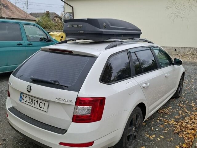 Білий Шкода Октавія, об'ємом двигуна 1.6 л та пробігом 256 тис. км за 11000 $, фото 4 на Automoto.ua