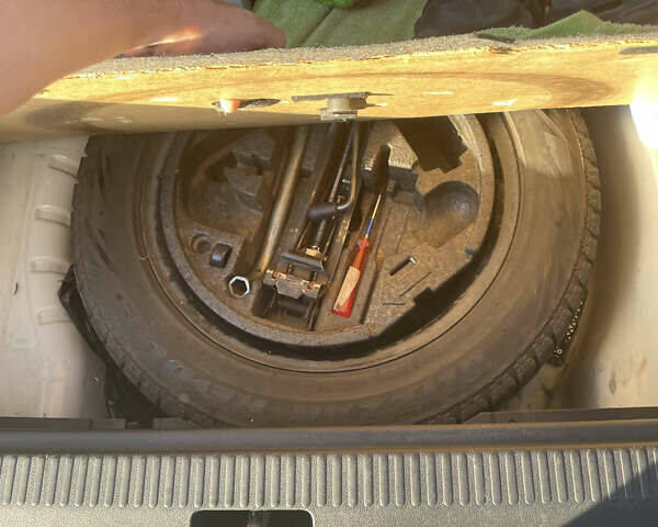 Белый Шкода Октавия, объемом двигателя 1.97 л и пробегом 303 тыс. км за 13500 $, фото 21 на Automoto.ua