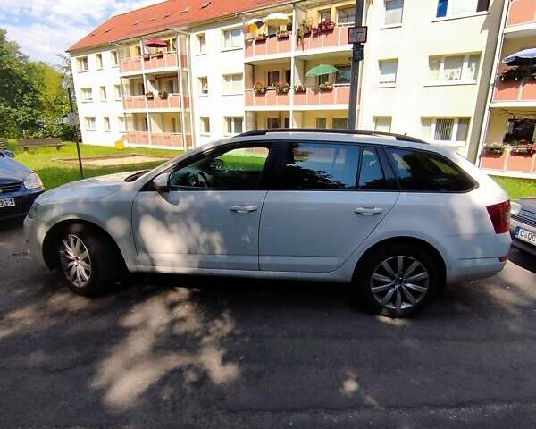 Шкода Октавія 2014 у Одесі на Automoto.ua Білий Шкода Октавія, об'ємом двигуна 2 л та пробігом 280 тис. км за 10500 $, фото 2 на Automoto.ua