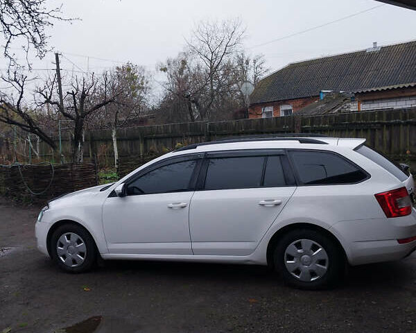 Белый Шкода Октавия, объемом двигателя 1.6 л и пробегом 340 тыс. км за 9500 $, фото 4 на Automoto.ua