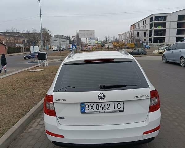 Белый Шкода Октавия, объемом двигателя 1.2 л и пробегом 175 тыс. км за 9000 $, фото 2 на Automoto.ua