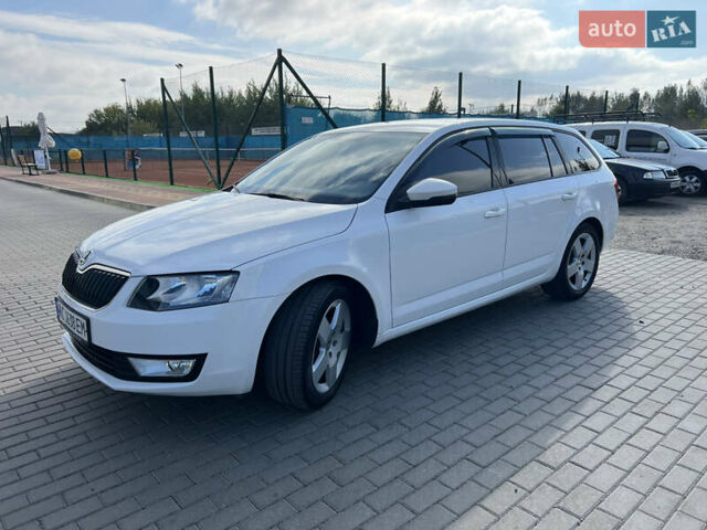 Білий Шкода Октавія, об'ємом двигуна 1.6 л та пробігом 248 тис. км за 10700 $, фото 3 на Automoto.ua