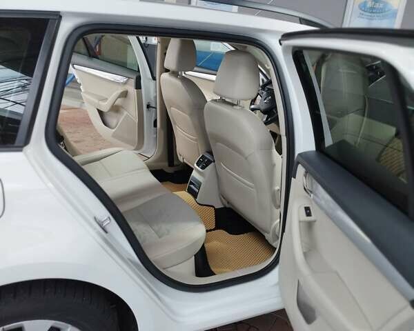 Шкода Октавія 2014 у Одесі на Automoto.ua Білий Шкода Октавія, об'ємом двигуна 2 л та пробігом 280 тис. км за 10500 $, фото 10 на Automoto.ua