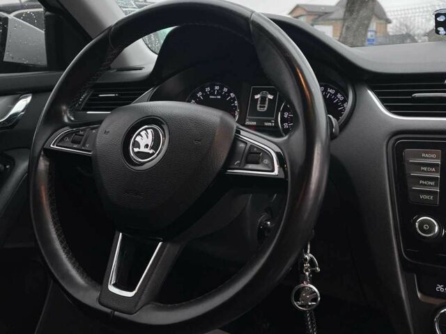 Белый Шкода Октавия, объемом двигателя 1.6 л и пробегом 260 тыс. км за 10999 $, фото 16 на Automoto.ua