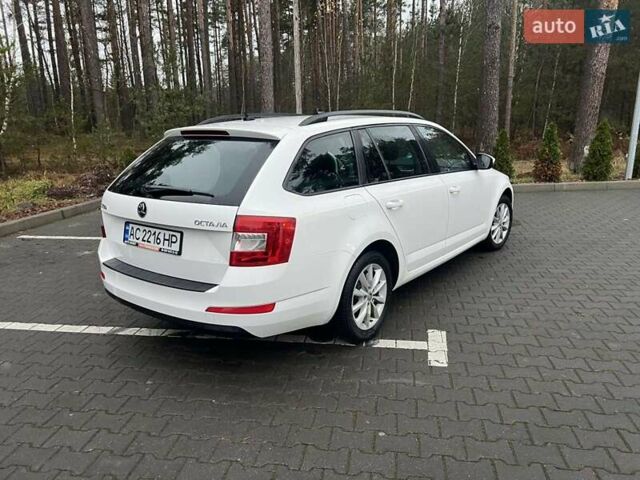 Білий Шкода Октавія, об'ємом двигуна 1.6 л та пробігом 305 тис. км за 11400 $, фото 8 на Automoto.ua