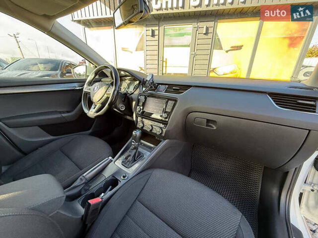 Белый Шкода Октавия, объемом двигателя 1.97 л и пробегом 234 тыс. км за 14999 $, фото 38 на Automoto.ua