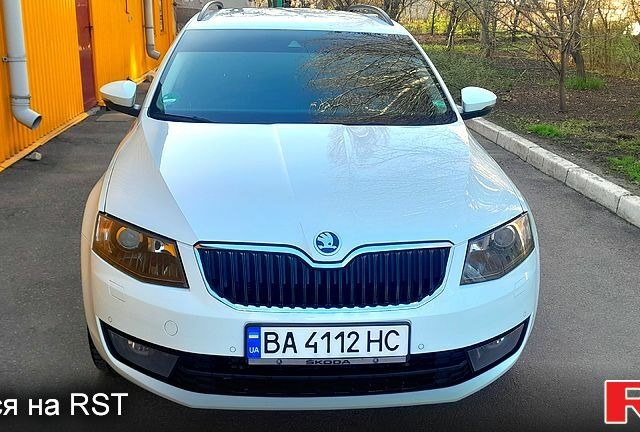 Білий Шкода Октавія, об'ємом двигуна 2 л та пробігом 264 тис. км за 13300 $, фото 3 на Automoto.ua