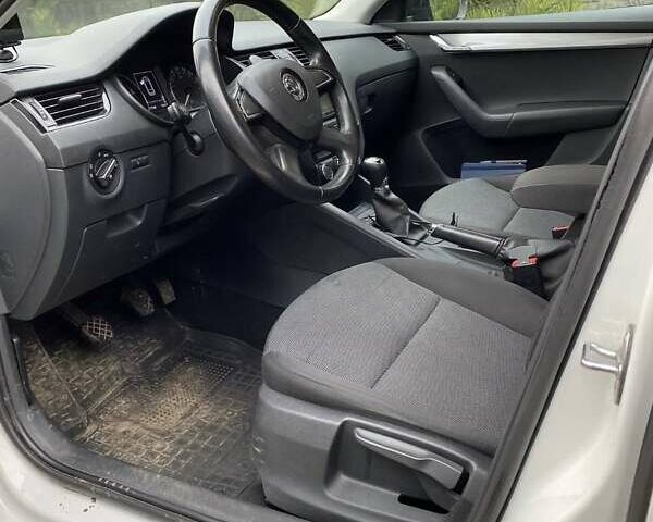 Шкода Октавия 2015 в Днепре (Днепропетровске) на Automoto.ua Белый Шкода Октавия, объемом двигателя 1.4 л и пробегом 202 тыс. км за 10500 $, фото 1 на Automoto.ua