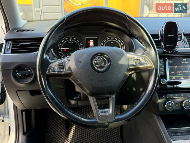 Білий Шкода Октавія, об'ємом двигуна 2 л та пробігом 234 тис. км за 14999 $, фото 60 на Automoto.ua