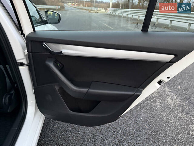 Белый Шкода Октавия, объемом двигателя 1.6 л и пробегом 283 тыс. км за 9800 $, фото 22 на Automoto.ua