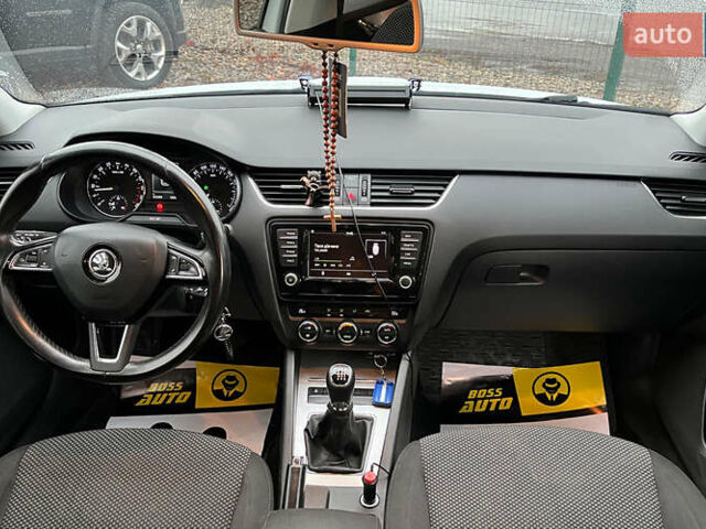 Белый Шкода Октавия, объемом двигателя 1.6 л и пробегом 260 тыс. км за 10999 $, фото 9 на Automoto.ua