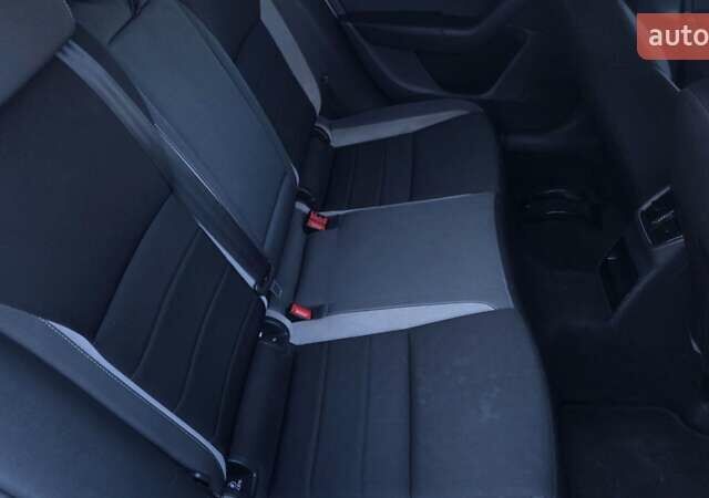 Білий Шкода Октавія, об'ємом двигуна 2 л та пробігом 230 тис. км за 12300 $, фото 18 на Automoto.ua