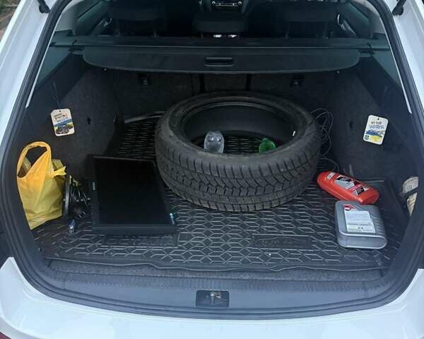 Белый Шкода Октавия, объемом двигателя 1.97 л и пробегом 300 тыс. км за 12500 $, фото 6 на Automoto.ua