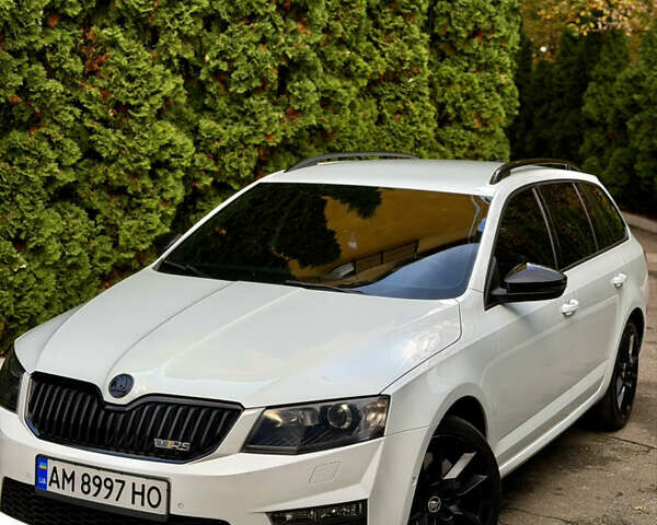 Шкода Октавия 2015 в Киеве на Automoto.ua Белый Шкода Октавия, объемом двигателя 2 л и пробегом 297 тыс. км за 12000 $, фото 1 на Automoto.ua
