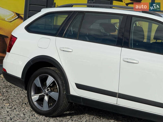 Білий Шкода Октавія, об'ємом двигуна 2 л та пробігом 234 тис. км за 14999 $, фото 17 на Automoto.ua