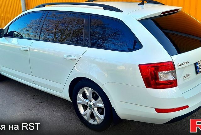 Білий Шкода Октавія, об'ємом двигуна 2 л та пробігом 264 тис. км за 13300 $, фото 1 на Automoto.ua