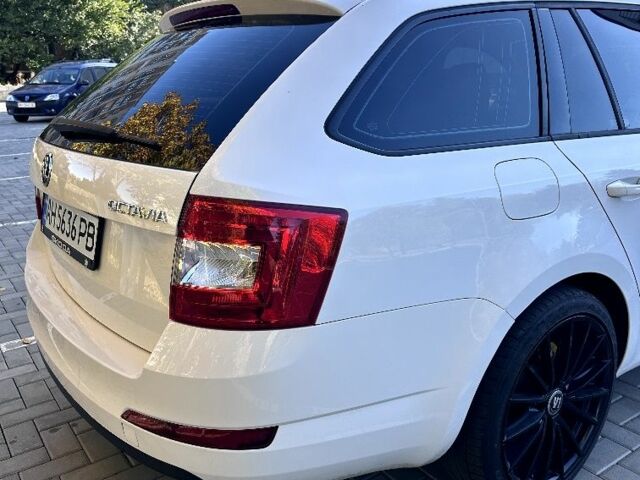 Білий Шкода Октавія, об'ємом двигуна 1.6 л та пробігом 189 тис. км за 10400 $, фото 7 на Automoto.ua